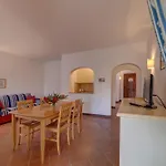 Charming Sea Shared Pool Sleeps 6 V6in Βίλα Punta de su Torrione