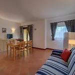 Charming Sea Shared Pool Sleeps 6 V6in Βίλα *