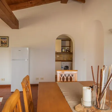 Charming Sea Shared Pool Sleeps 6 V6in Punta de su Torrione