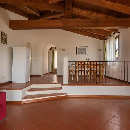 Charming Sea Shared Pool Sleeps 6 V6in Villa Punta de su Torrione
