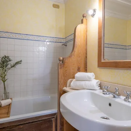 빌라 Charming Sea Shared Pool Sleeps 6 V6in