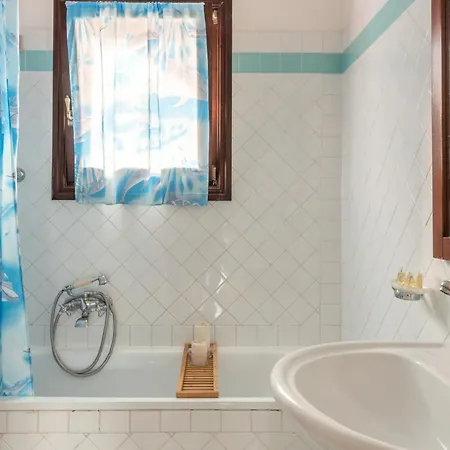 Villa Charming Sea Shared Pool Sleeps 6 V6in Punta de su Torrione