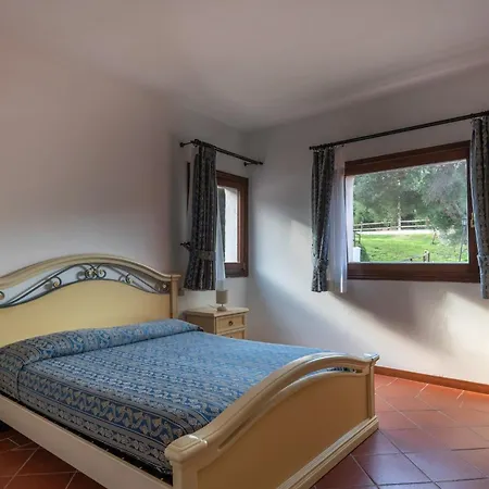 Villa Charming Sea Shared Pool Sleeps 6 V6in