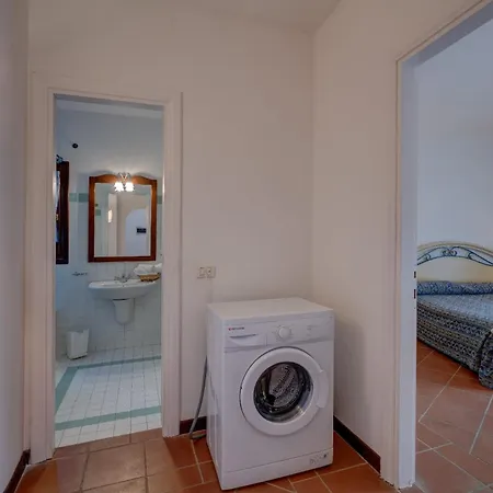 Villa Charming Sea Shared Pool Sleeps 6 V6in Punta de su Torrione