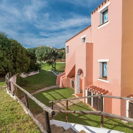 Charming Sea Shared Pool Sleeps 6 V6in *
