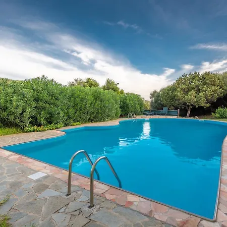 빌라 Charming Sea Shared Pool Sleeps 6 V6in